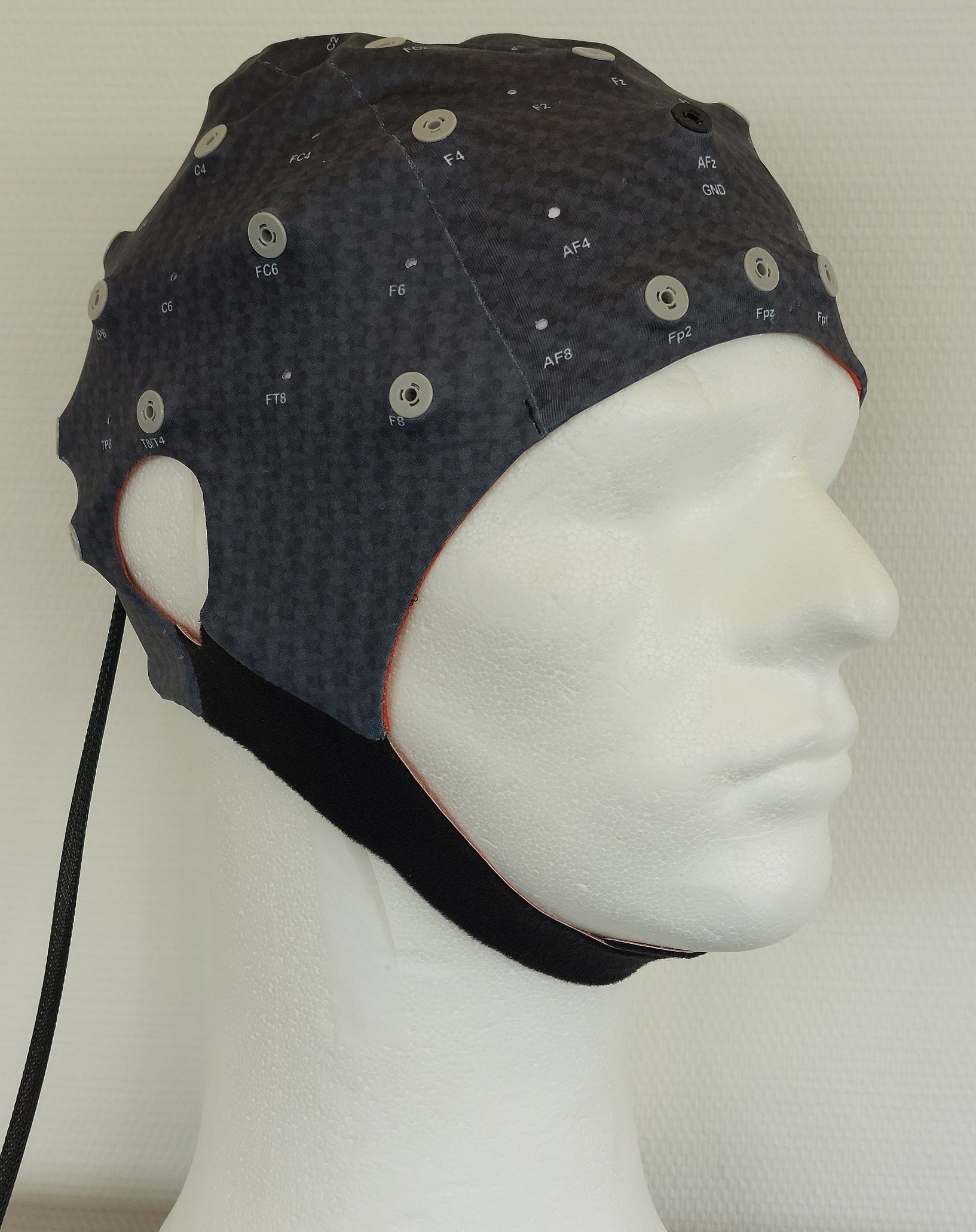 eeg 2012年 Frontiers | Brain-age estimation with a low-cost EEG-headset